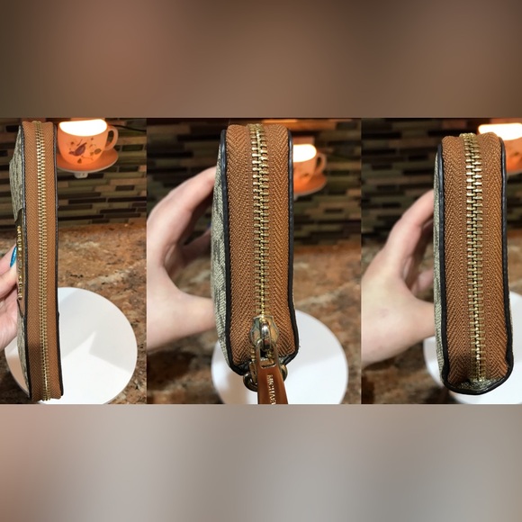 Michael Kors Gold Croc Embossed Signature Large Zip Around Wallet/Wristlet ๐ฅ - Picture 9 of 17